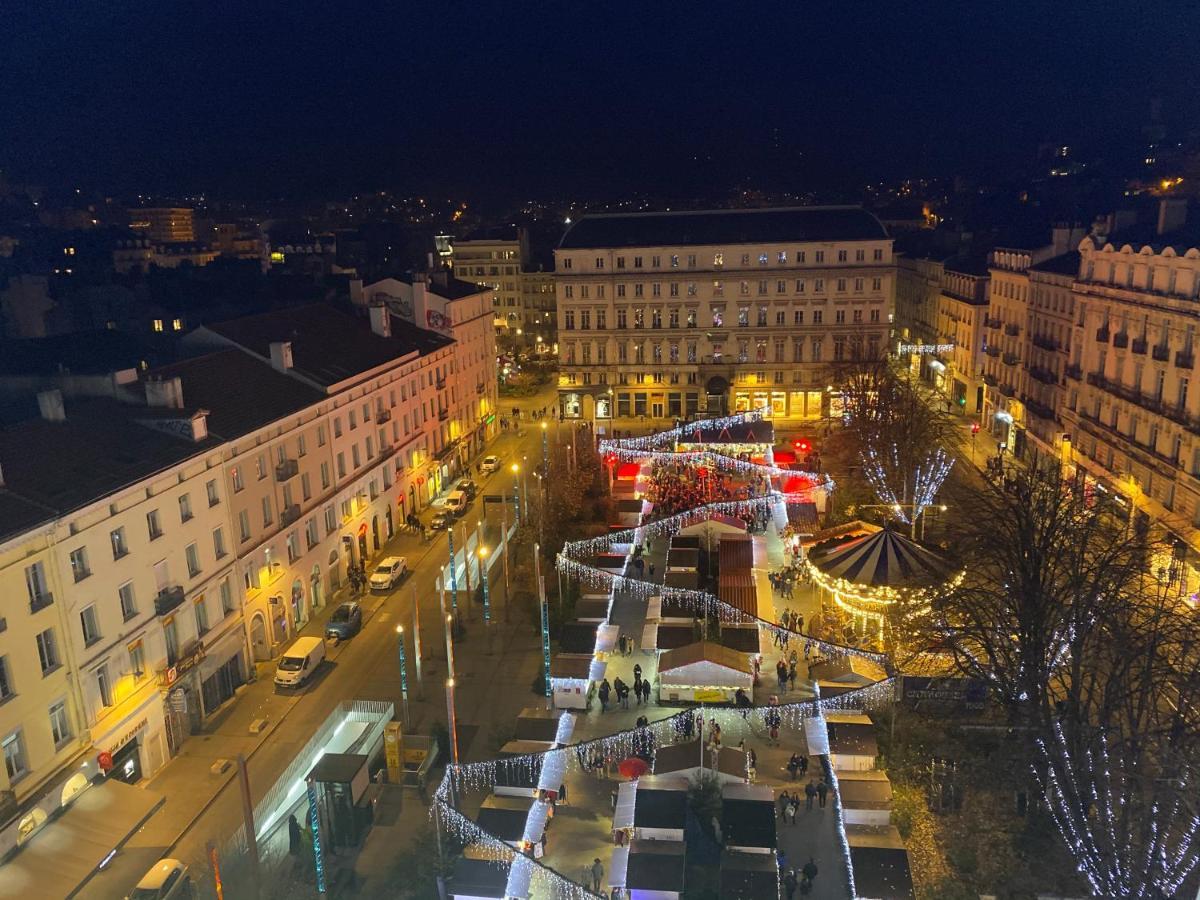 22 Chic & Cosy Grand Appart 92M2 Parking Gratuit Hypercentre Netflix Saint-Etienne  Dış mekan fotoğraf