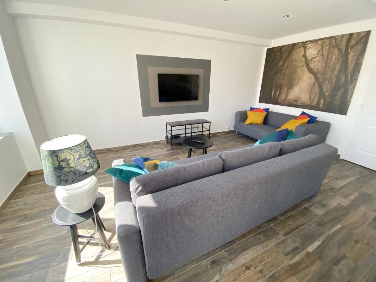 22 Chic & Cosy Grand Appart 92M2 Parking Gratuit Hypercentre Netflix Saint-Etienne  Dış mekan fotoğraf